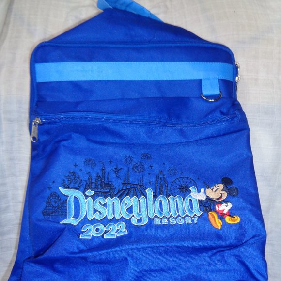 Mickey Mouse Backpack – Disneyland  2022 Resort Collection - Picture 1 of 2